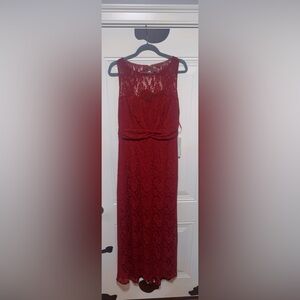 Elegant Red Lace Evening Dress
